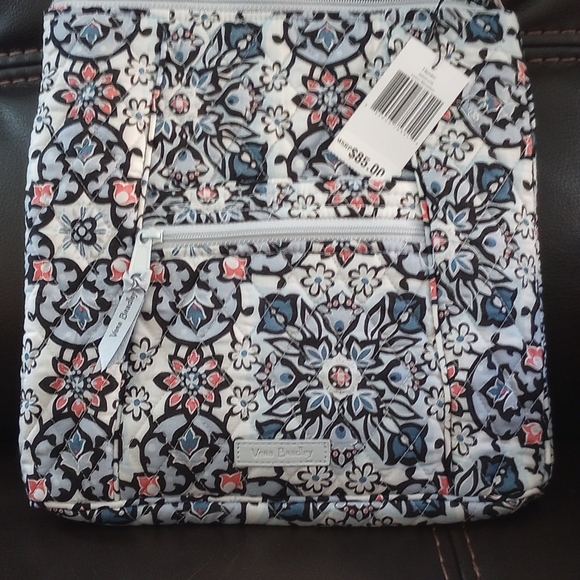 Beautiful NWT Vera Bradley crossbody bag! - Picture 5 of 8